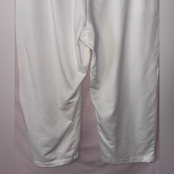 Star Style Knit Capris - Picture 8 of 9